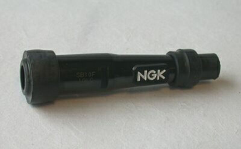 Pipa Bujía NGK SD10F