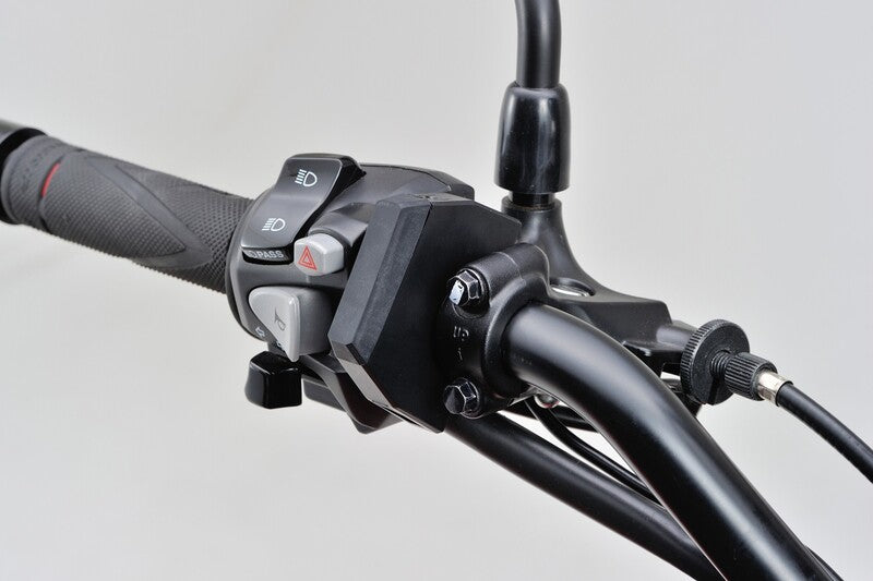 Fuente de alimentación USB DAYTONA Slim - manillar Ø22,2/25,4